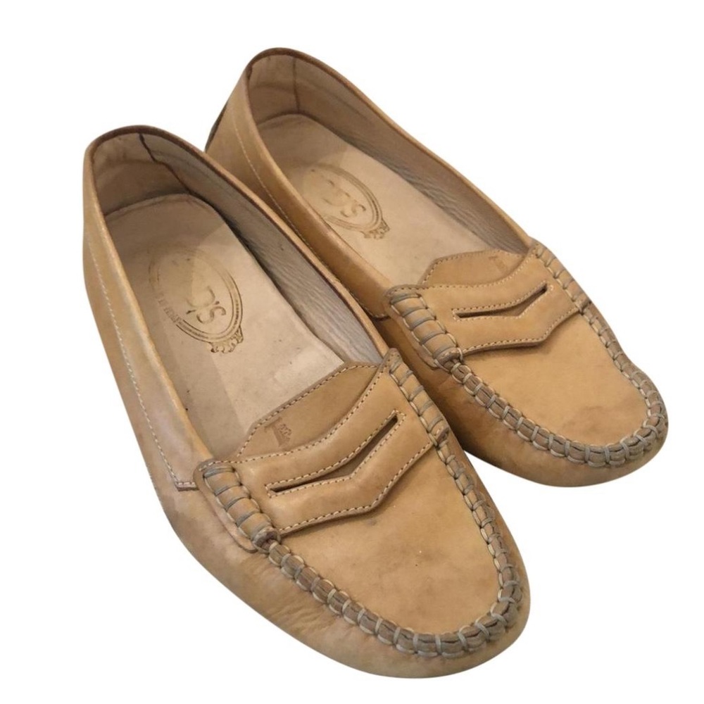 Tod’s Gommino Driving Shoes size 8!